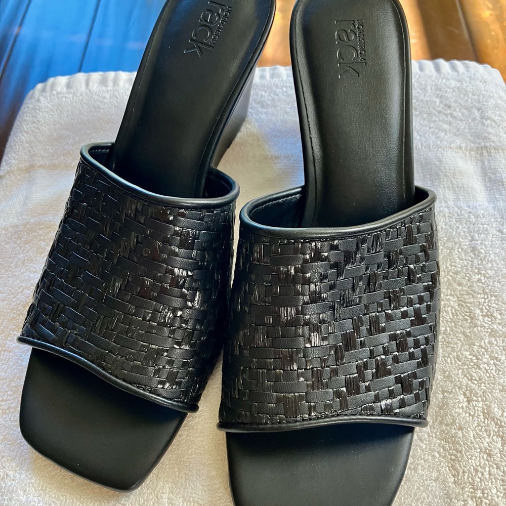 Black Textured Mules with Modern Design